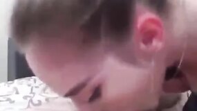 What a great deep throat from this gringa that enamors anyone
