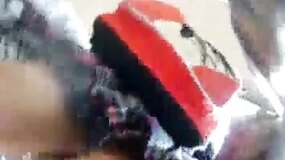 Under the skirt of a high school morrita